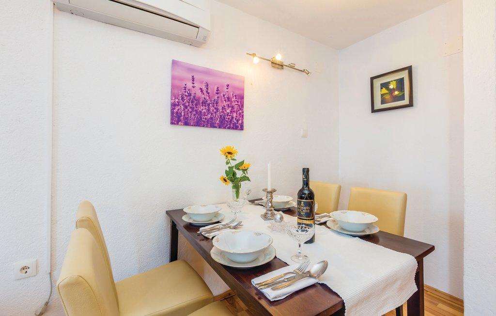 Ivan Mili Apartment *